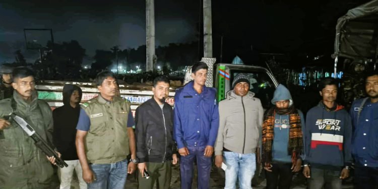 মোবাইল কোর্ট কর্তৃক বালুমহাল ও মাটি ব্যবস্থাপনা আইন-২০১০ লঙ্ঘনের জন্য পাঁচ লক্ষ টাকা জরিমানা