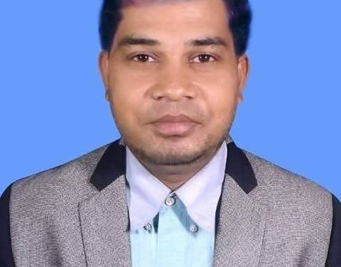 আলীকদমে মাদক কারবারিকে পালাতে সহযোগিতার অভিযোগ: যৌথ বাহিনীর হেফাজতে প্রেসক্লাব সভাপতি।