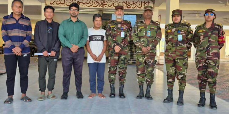 ভাল্লুকের হামলায় আহত জুমচাষি এখন সুস্থ, পাশে ছিল আলীকদম সেনা জোন